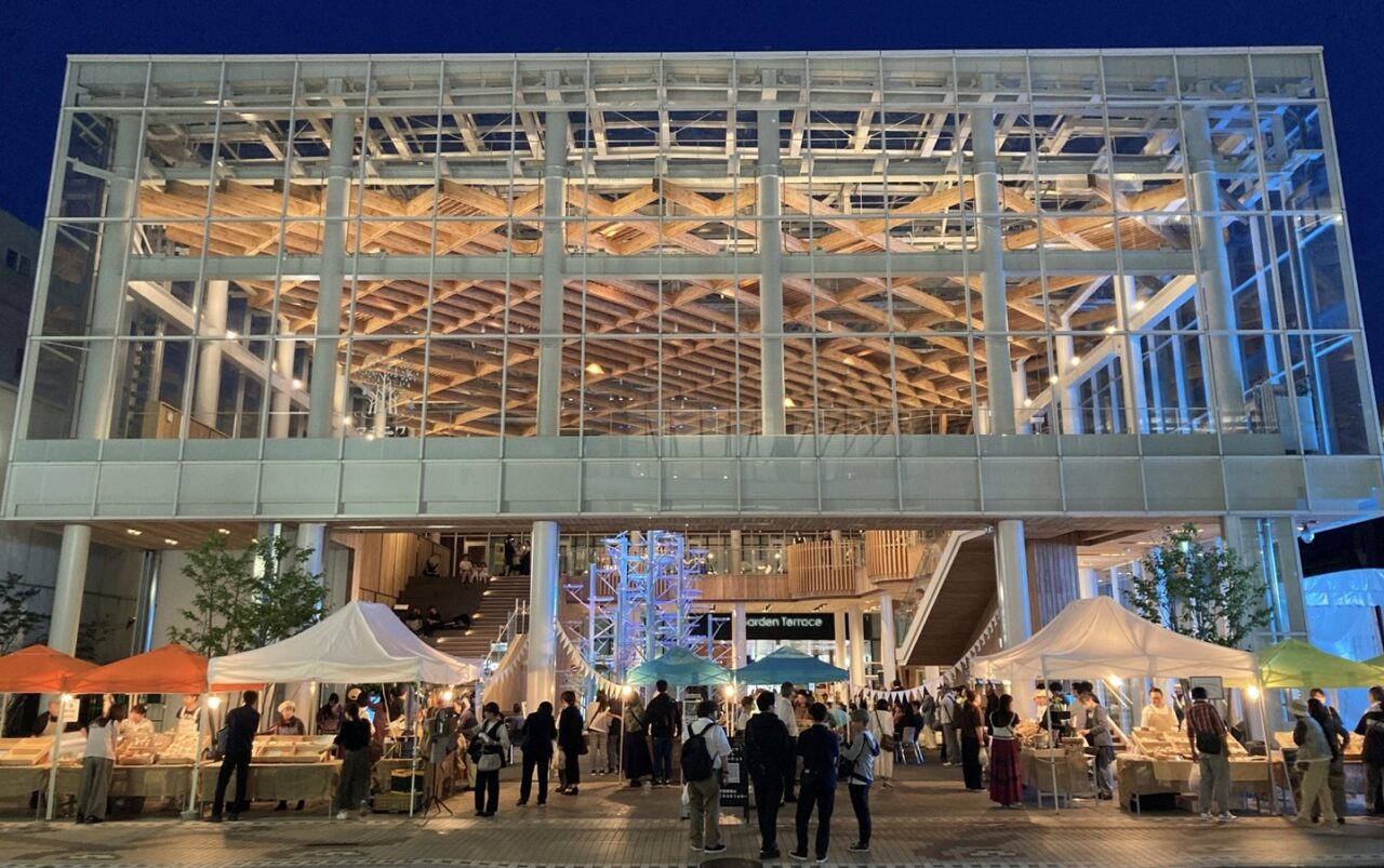 三日町でマチニワナイトマーケット開催